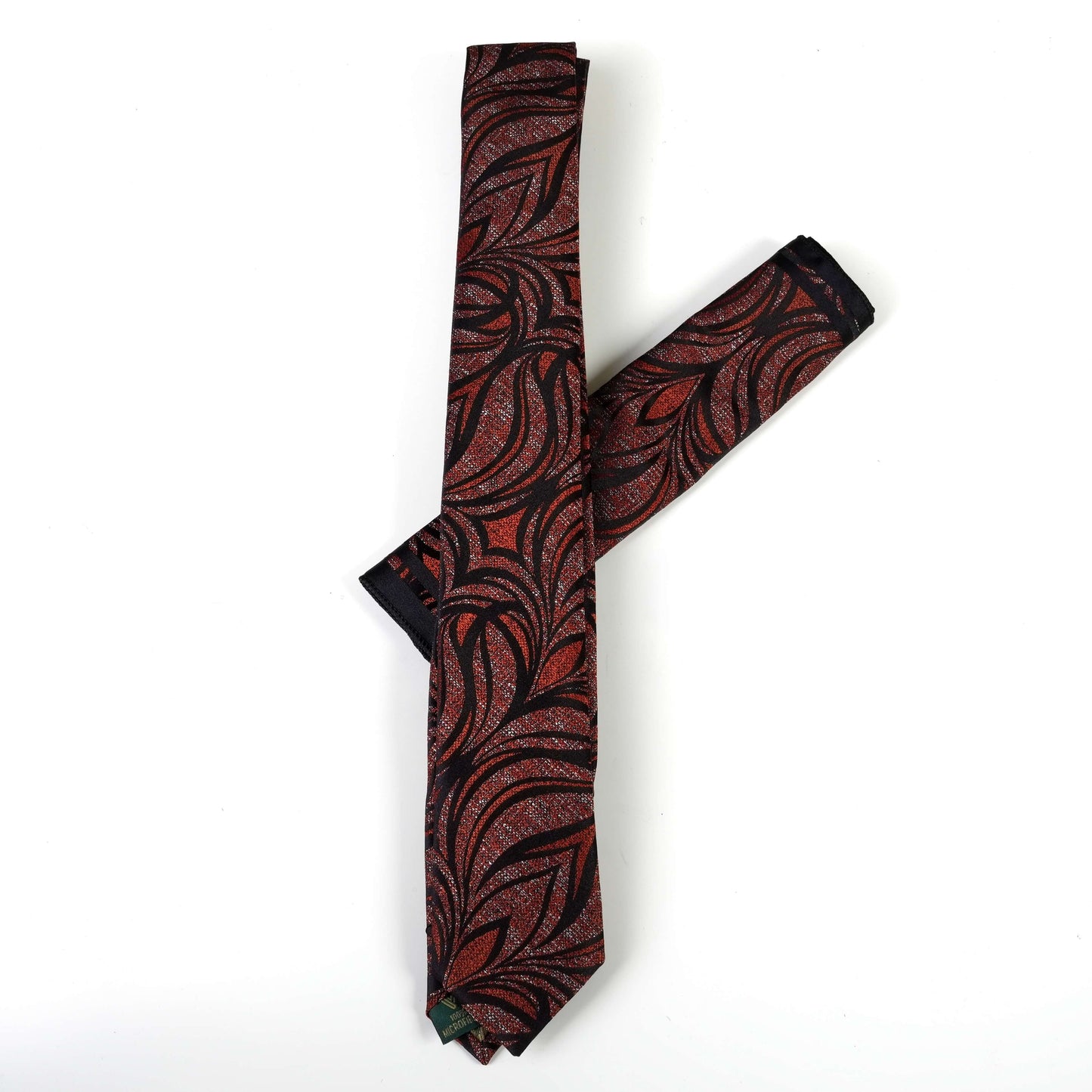 Луксозна мъжка вратовръзка в черно и червено с орнаменти