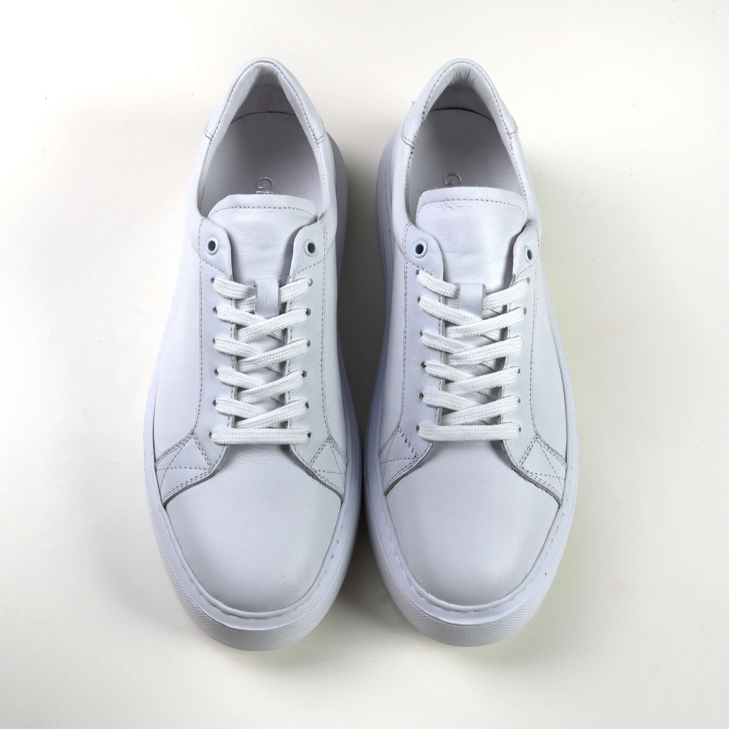 Бели мъжки сникърси от 100% естествена кожа