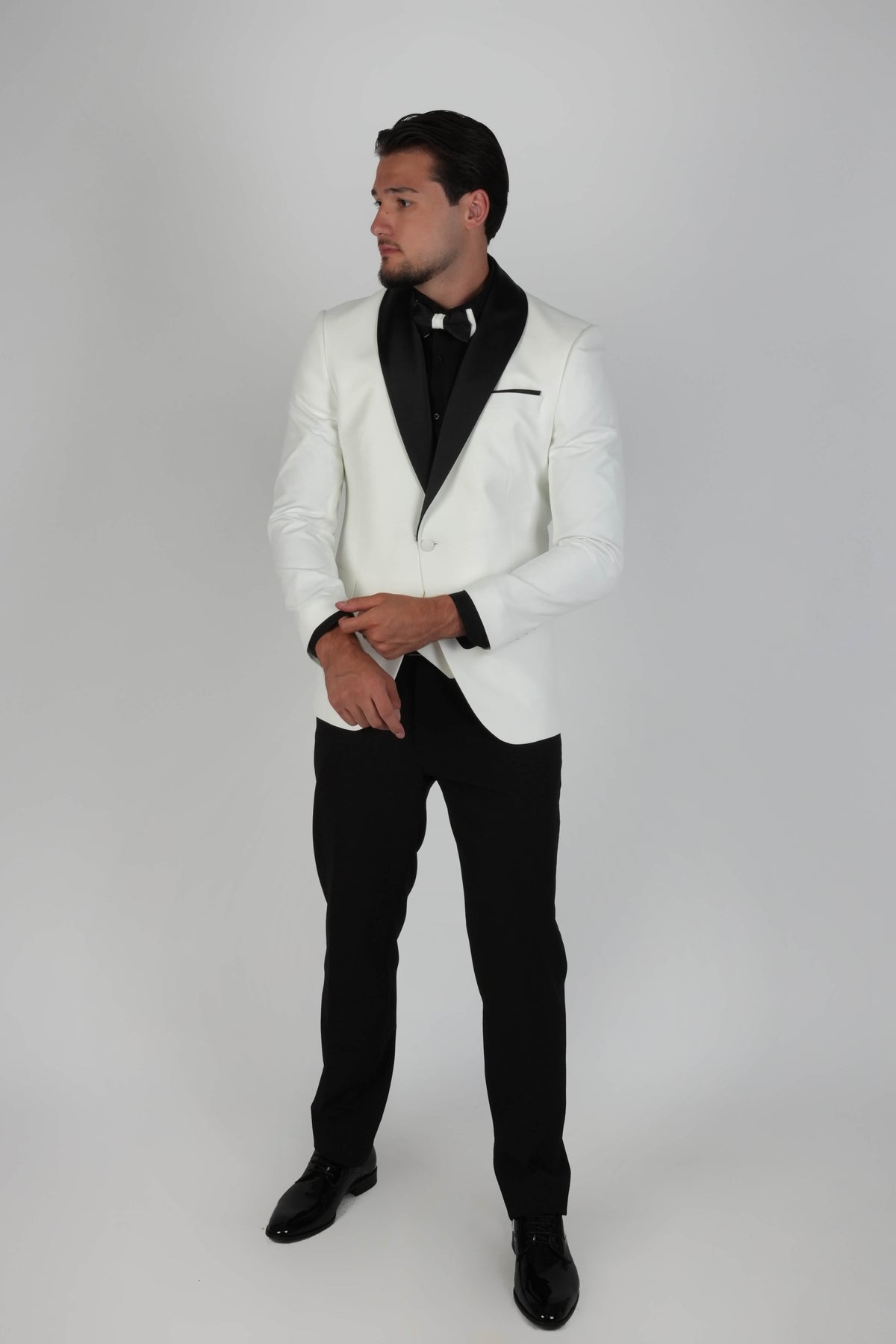 Бял мъжки смокинг от три части Slim Fit