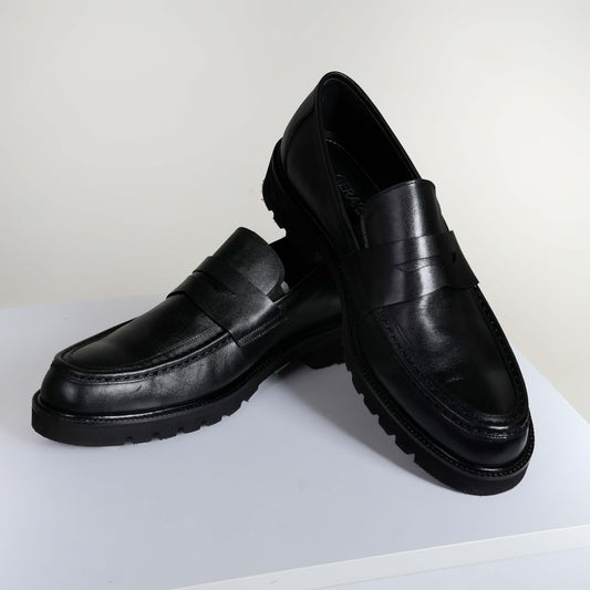 Черни мъжки лоуфъри от 100% естествена кожа с масивна подметка