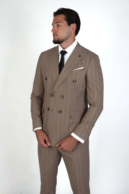 Мъжки кафяв двуреден костюм на фини райета Slim Fit
