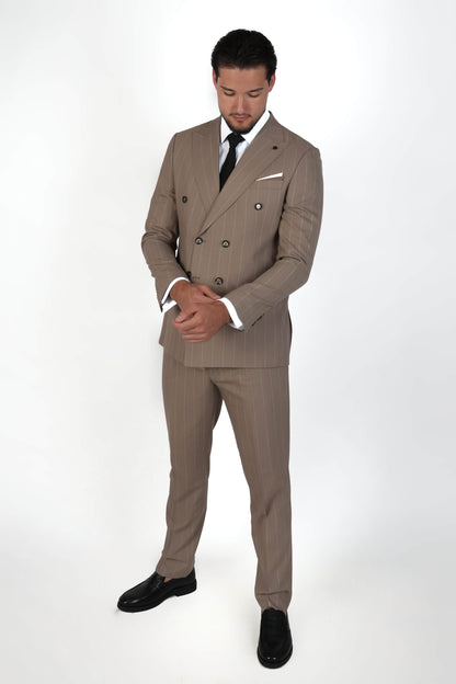 Мъжки кафяв двуреден костюм на фини райета Slim Fit
